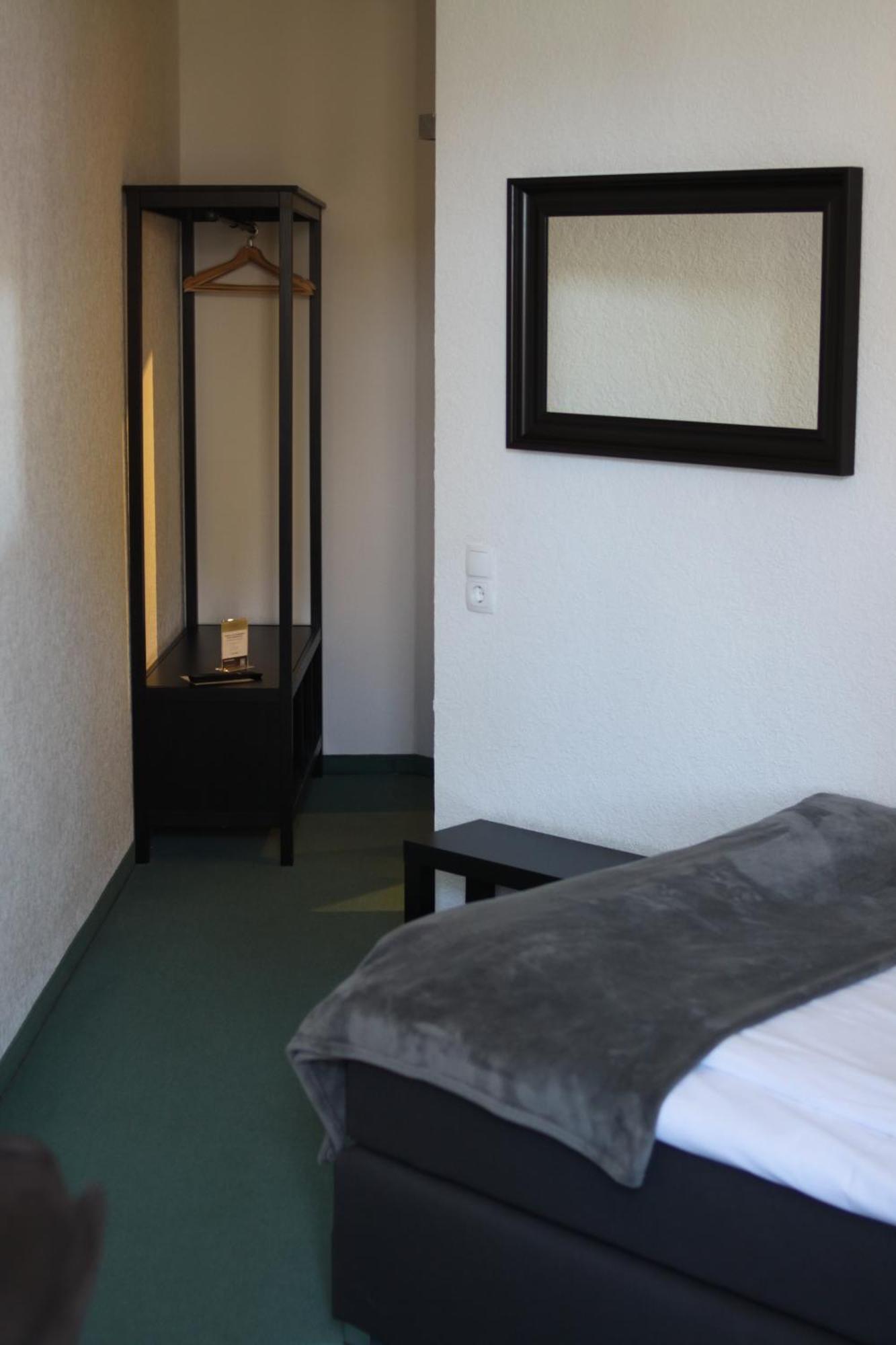 Hotel Restaurant Erbprinz Walldorf Bagian luar foto