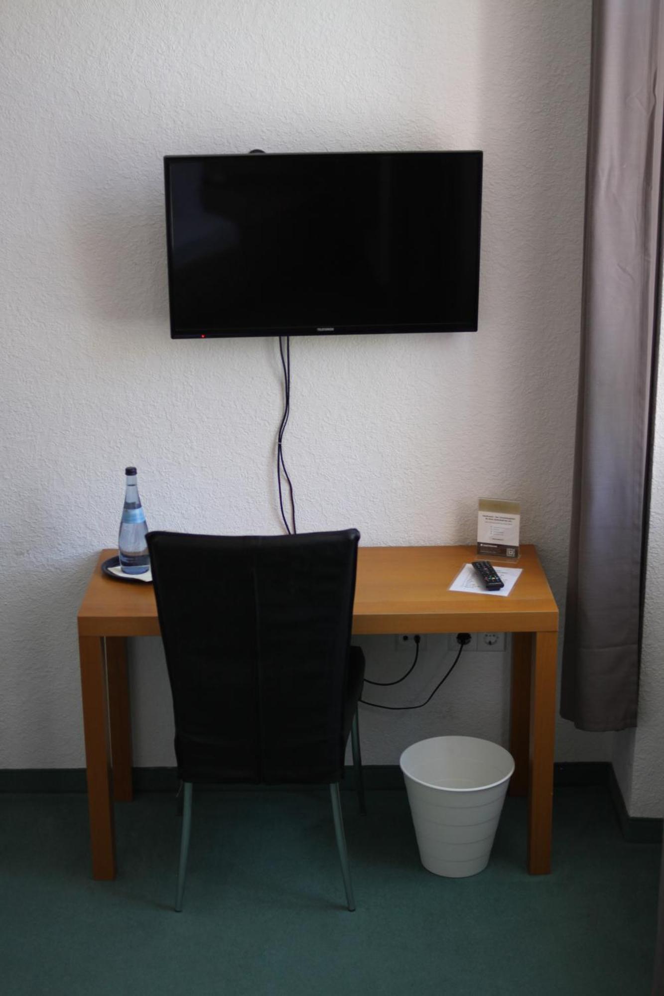 Hotel Restaurant Erbprinz Walldorf Bagian luar foto
