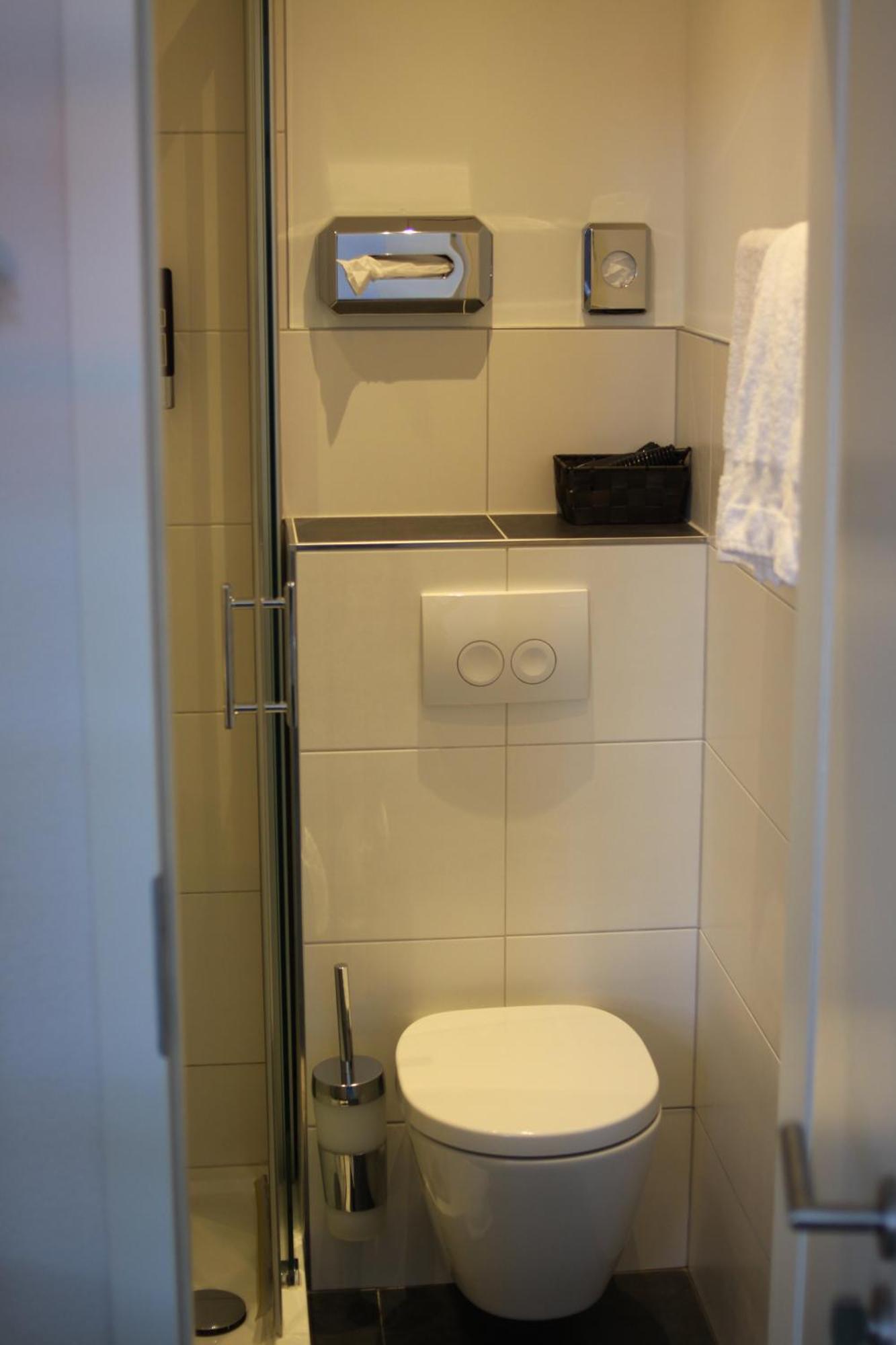 Hotel Restaurant Erbprinz Walldorf Bagian luar foto