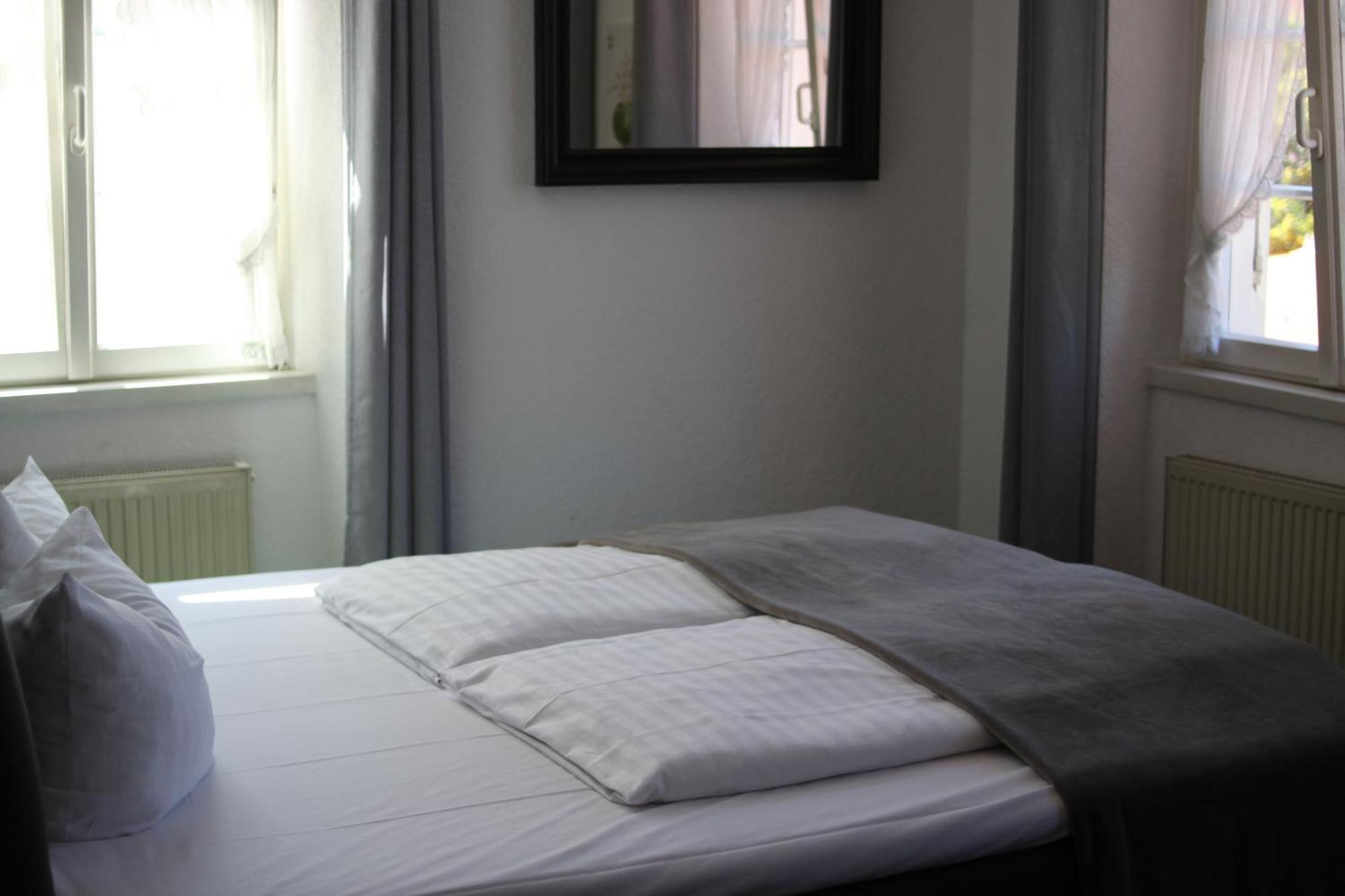 Hotel Restaurant Erbprinz Walldorf Bagian luar foto